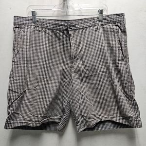 Chase Edward Golf mens grey/purple checkered shorts size 38